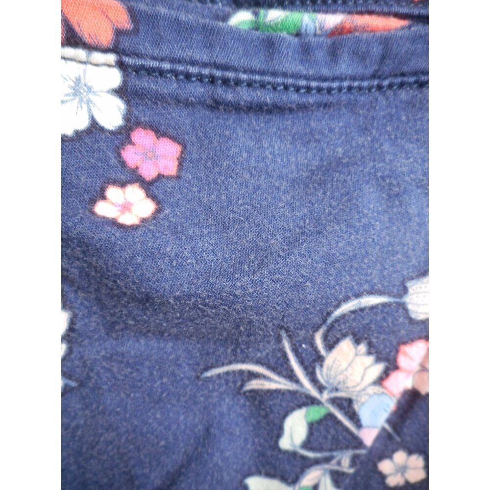 Blue Floral Sz 18 Plus Size cotton Spandex blend Capri Pants St John's Bay - Picture 7 of 7